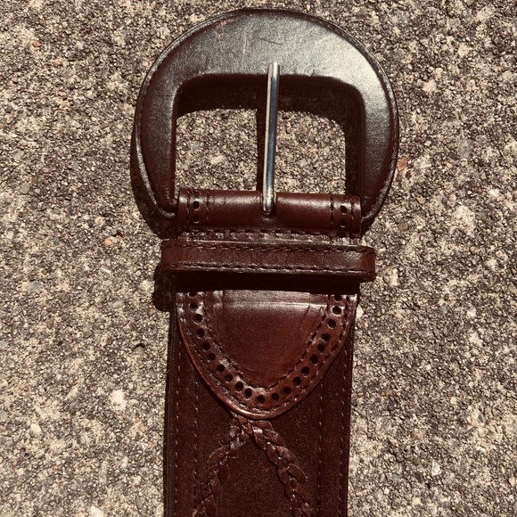 Vintage Brown Leather chunky belt with minimal silver hardware.  Size L - Picture 3 of 11